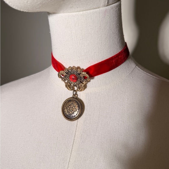 Red Velvet and Gold Choker Antique Inspired Choker Necklace - Picture 4 of 9